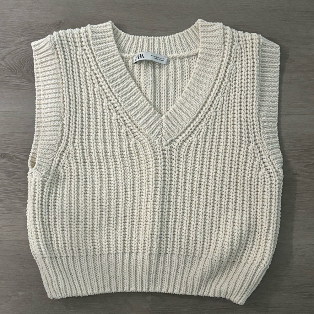 Zara white / ivory cropped sweater vest